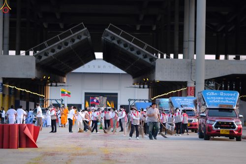 ภาพ No.306530:ภาพเบื้องหลังอาสาสมัครรวมใจ ชุดที่ 5 ในโครงการธรรมยาตรา กตัญญูบูชา มหาปูชนียาจารย์ พระมงคลเทพมุนี(สด จนฺทสโร) พระผู้ปราบมาร อนุสรณ์สถาน 7 แห่ง ปีที่ 14