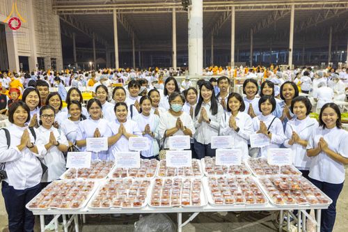 ภาพ No.121154:พิธีถวายภัตตาหารเป็นสังฆทาน แด่คณะพระธรรมยาตราฯ ในโครงการธรรมยาตรากตัญญูบูชา มหาปูชนียาจารย์ พระมงคลเทพมุนี(สด จนฺทสโร) พระผู้ปราบมาร อนุสรณ์สถาน 7 แห่ง ปีที่ 12 วันที่ 30 มกราคม พ.ศ. 2567 ณ สภาธรรมกายสากล วัดพระธรรมกาย