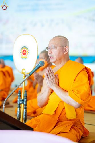 ภาพ No.66407:พิธีถวายอุปกรณ์เครื่องกันหนาว แด่คณะพระภิกษุ สามเณร วัดพระธรรมกาย วันเสาร์ที่ 10 ธันวาคม พ.ศ. 2565 ณ สภาธรรมกายสากล วัดพระธรรมกาย จ.ปทุมธานี