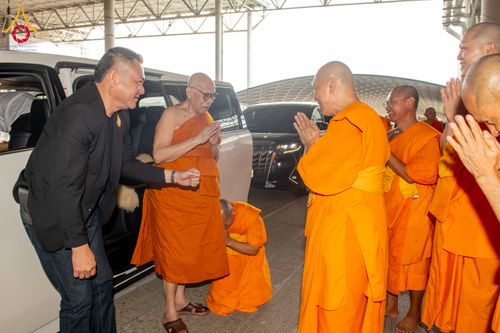 ภาพ No.316454:วันอาทิตย์ที่ 29 มีนาคม พ.ศ. 2569 พิธีทอดผ้าบังสุกุลและพิธีชำระร่าง โยมพ่อณรงค์ จินตมากุล  สิริอายุ 99 ปี 11 เดือน โยมบิดา พระครูปลัดรัตนวีรวัฒน์ (รังสฤษดิ์ อิทฺธิจินตโก) ที่ปรึกษาเจ้าคณะจังหวัดปทุมธานี เจ้าอาวาสวัดพระธรรมกาย  ณ ฌาปนสถานชั่วคราว ทางเข้า 