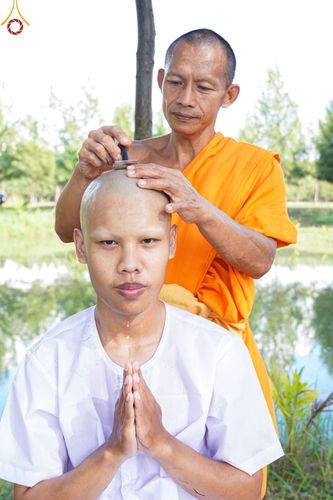 ภาพ No.65119:พิธีปลงผมนาคธรรมทายาท โครงการอุปสมบทบูชาธรรม มหาปูชนียาจารย์ประจำปี 2565 วันที่ 17 พฤศจิกายน พ.ศ. 2565 ณ ศูนย์ปฏิบัติธรรมลำปาง