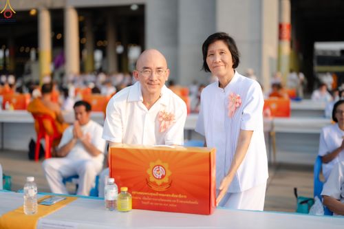 ภาพ No.324611:วันที่ 22 เมษายน พ.ศ.2569 (วันคุ้มครองโลก) บรรยากาศสาธุชน ในงานถวายมหาสังฆทาน 40,000 กว่าวัดทั่วประเทศ ณ ลานธรรม วัดพระธรรมกาย