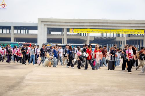 ภาพ No.325481:วันที่ 21-22 เมษายน พ.ศ.2569 การอบรมจิตอาสาเพื่อจัดเตรียมภัตตาหาร และจัดงานถวายมหาสังฆทานแด่ คณะสงฆ์ 40,000 กว่าวัดทั่วประเทศ ณ วัดพระธรรมกาย