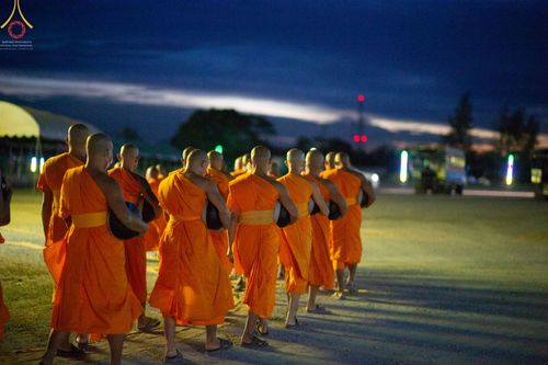 ภาพ No.69810:พิธีถวายภัตตาหารเป็นสังฆทาน แด่คณะพระธรรมยาตราฯ ในโครงการธรรมยาตราฯ ปีที่ 11 ณ อนุสรณ์สถานมหาวิหารพระมงคลเทพมุนี อ.สองพี่น้อง จ.สุพรรณบุรี วันที่ 7 มกราคม พ.ศ. 2566