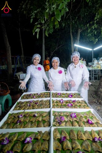 ภาพ No.293683:วันที่ 14 มกราคม พ.ศ. 2569  พิธีถวายภัตตาหารเป็นสังฆทาน แด่พระธรรมยาตรา  ณ วัดสองพี่น้อง ต.ต้นตาล อ.สองพี่น้อง จ.สุพรรณบุรี  ในโครงการธรรมยาตรา กตัญญูบูชา มหาปูชนียาจารย์  พระมงคลเทพมุนี(สด จนฺทสโร) พระผู้ปราบมาร  อนุสรณ์สถาน 7 แห่ง ปีที่ 14