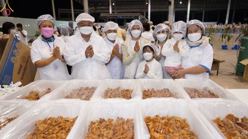 ภาพ No.75000:พิธีถวายภัตตาหารเป็นสังฆทาน แด่คณะพระธรรมยาตราฯ ในโครงการธรรมยาตรากตัญญูบูชา มหาปูชนียาจารย์ พระมงคลเทพมุนี(สด จนฺทสโร) พระผู้ปราบมาร อนุสรณ์สถาน 7 แห่ง ปีที่ 11 วันที่ 30 มกราคม พ.ศ. 2566