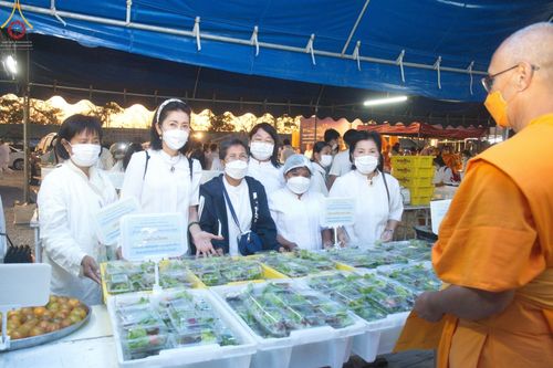 ภาพ No.74921:พิธีถวายภัตตาหารเป็นสังฆทาน แด่คณะพระธรรมยาตราฯ ในโครงการธรรมยาตรากตัญญูบูชา มหาปูชนียาจารย์ พระมงคลเทพมุนี(สด จนฺทสโร) พระผู้ปราบมาร อนุสรณ์สถาน 7 แห่ง ปีที่ 11 วันที่ 29 มกราคม พ.ศ. 2566