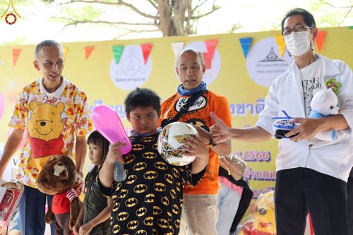 ภาพ No.71228:วัดพระธรรมกาย มูลนิธิธรรมกาย และคณะศิษยานุศิษย์ฯ ร่วมกับ อบต.คลองสาม และภาคีเครือข่ายฯ เปิดตัวสื่อนวัตกรรมพุทธประวัติผ่านแว่น VR สู่โลกเสมือนจริง - จัดแสดงนิทรรศการพลังความดี UG5 POWER เนื่องในงานวันเด็กแห่งชาติ ประจำปี พ.ศ.2566