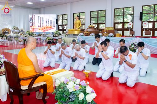 ภาพ No.315819:วันพฤหัสบดีที่ 26 มีนาคม พ.ศ. 2569 พิธีบำเพ็ญกุศล คุณพ่อณรงค์ จินตมากุล  สิริอายุ 99 ปี 11 เดือน โยมบิดา พระครูปลัดรัตนวีรวัฒน์ (รังสฤษดิ์ อิทฺธิจินตโก) ที่ปรึกษาเจ้าคณะจังหวัดปทุมธานี เจ้าอาวาสวัดพระธรรมกาย  ณ ห้องปลูกศรัทธา 2 วัดพระธรรมกาย ปทุมธานี