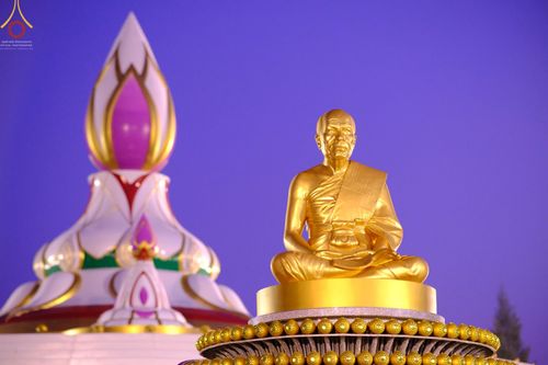 ภาพ No.70500:พิธีตักบาตรพระธรรมยาตราฯ ในโครงการธรรมยาตรากตัญญูบูชา มหาปูชนียาจารย์ พระมงคลเทพมุนี(สด จนฺทสโร) พระผู้ปราบมาร ปีที่ 11 ณ อนุสรณ์สถานลำดับที่ 2 สถานที่ตั้งมโนปณิธานบวชตลอดชีวิต อนุสรณ์สถานคลองบางนางแท่น อ.สามพราน จ.นครปฐม วันที่ 14 มกราคม พ.ศ. 2566