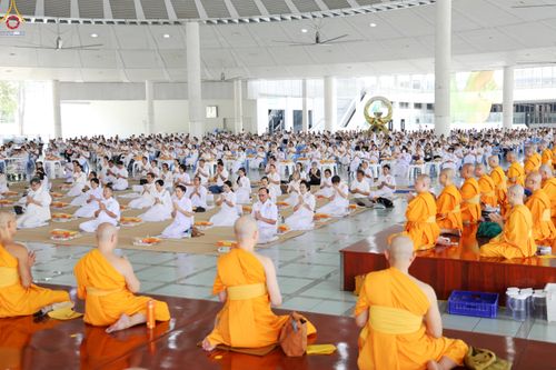 ภาพ No.317608:วันพฤหัสบดีที่ 2 เมษายน พ.ศ.2569 พิธีบุพเปตพลี ครั้งที่ 180 ณ หอฉันคุณยายอาจารย์ฯ วัดพระธรรมกาย