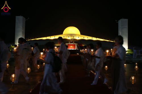 ภาพ No.312284:วันอังคารที่ 3 มีนาคม พ.ศ.2569 พิธีเวียนประทักษิณและจุดมาฆประทีป (ภาพชุดที่ 2) ณ ลานธรรมพระมหาธรรมกายเจดีย์ วัดพระธรรมกาย