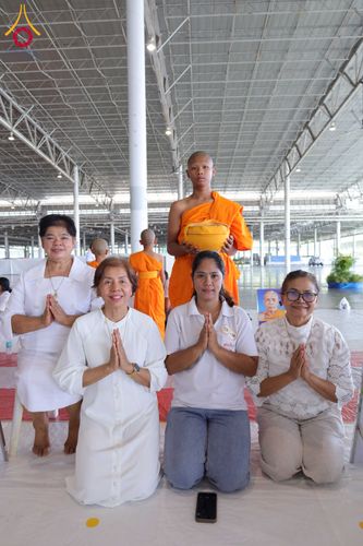 ภาพ No.319605:วันเสาร์ที่ 4 เมษายน พ.ศ.2569 พิธีขอขมา มอบผ้าไตร และถวายบาตรแด่นาคธรรมทายาท ในโครงการบรรพชาสามเณรฟื้นฟูพระพุทธศาสนาทั่วไทย โครงการหน่อแก้วเปรียญธรรม รุ่นที่ 14 โครงการสามเณรยุวธรรมทายาท รุ่นที่ 34 โครงการสามเณรมัชฌิมธรรมทายาท รุ่นที่ 30 ณ สภาธรรมกายสากล