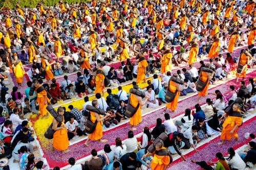 ภาพ No.292949:วันที่ 11 มกราคม พ.ศ. 2569 พิธีต้อนรับพระธรรมยาตรา ณ อนุสรณ์สถานลำดับที่ 3 (ภาพชุดที่ 2) สถานที่เกิดในเพศสมณะ วัดสองพี่น้อง อำเภอสองพี่น้อง จังหวัดสุพรรณบุรี ในโครงการธรรมยาตรา กตัญญูบูชา มหาปูชนียาจารย์ พระมงคลเทพมุนี(สด จนฺทสโร) พระผู้ปราบมาร อนุสรณ์สถ