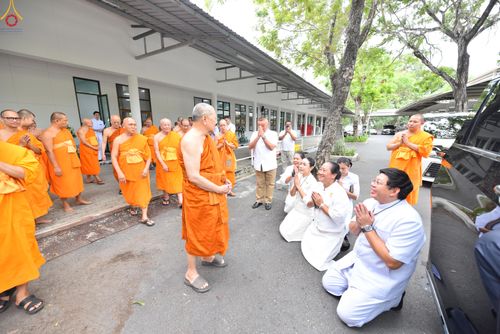 ภาพ No.328667:วันอังคารที่ 12 พฤษภาคม พ.ศ.2569 เจ้าประคุณสมเด็จพระมหารัชมงคลมุนี กรรมการมหาเถรสมาคม เจ้าคณะหนกลาง วัดไตรมิตรวิทยาราม วรวิหาร โปรดเมตตาเป็นองค์ประธาน พิธีเจริญพระพุทธมนต์ อายุวัฒนมงคล 98 ปี คุณแม่จุรี สุทธิผล ณ อาคารปลูกศรัทธา 2 วัดพระธรรมกาย