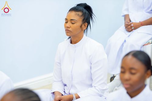 ภาพ No.313251:วันอาทิตย์ที่ 8 มีนาคม พ.ศ. 2569 พิธีสมโภชรูปเหมือนพระมงคลเทพมุนี (สด จนฺทสโร) และพิธีทอดผ้าป่าสามัคคีเพื่อสร้างวิหารพระมงคลเทพมุนี ณ วัดพุทธเคปทาวน์ ประเทศแอฟริกาใต้