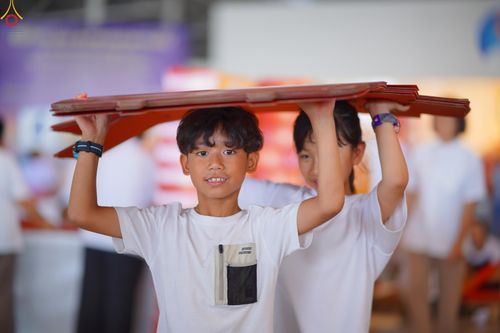 ภาพ No.320519:วันที่ 10 เมษายน พ.ศ.2569 การเตรียมกล่องไทยธรรม เพื่องานถวายมหาสังฆทาน 40,000 กว่าวัดทั่วประเทศ วันคุ้มครองโลก 22 เมษายน พ.ศ.2569 วัดพระธรรมกาย