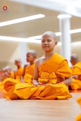 ภาพ No.319562:วันเสาร์ที่ 4 เมษายน พ.ศ.2569 พิธีขอขมา มอบผ้าไตร และถวายบาตรแด่นาคธรรมทายาท ในโครงการบรรพชาสามเณรฟื้นฟูพระพุทธศาสนาทั่วไทย โครงการหน่อแก้วเปรียญธรรม รุ่นที่ 14 โครงการสามเณรยุวธรรมทายาท รุ่นที่ 34 โครงการสามเณรมัชฌิมธรรมทายาท รุ่นที่ 30 ณ สภาธรรมกายสากล