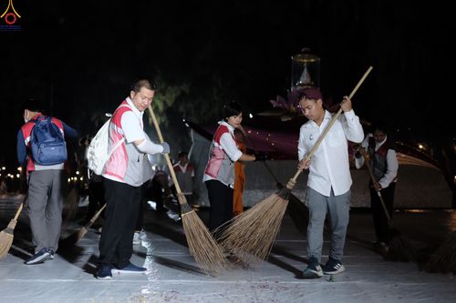 ภาพ No.296356:ภาพเบื้องหลังอาสาสมัครรวมใจ ชุดที่ 2 ในโครงการธรรมยาตรา กตัญญูบูชา มหาปูชนียาจารย์ พระมงคลเทพมุนี(สด จนฺทสโร) พระผู้ปราบมาร อนุสรณ์สถาน 7 แห่ง ปีที่ 14