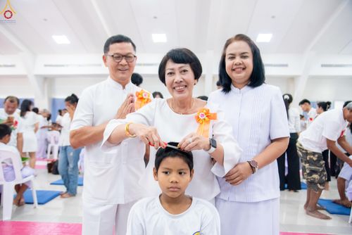 ภาพ No.320092:วันเสาร์ที่ 4 เมษายน 2569 พิธีตัดปอยผม ขอขมาผู้ปกครอง  มอบบาตร-ผ้าไตร และพิธีบรรพชาสามเณร 87 รูป  ณ ศูนย์ปฏิบัติธรรมระยอง(บ้านช่องลม)  ต.บางบุตร อ.บ้านค่าย จ.ระยอง