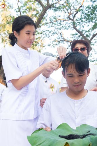 ภาพ No.319737:วันอาทิตย์ที่ 5 เมษายน พ.ศ.2569 พิธีตัดปอยผม และปลงผมนาคธรรมทายาท โครงการบรรพชาและอุปสมบทหมู่ รุ่นบูชาธรรม 82 ปี หลวงพ่อธัมมชโย
