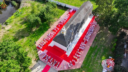 ภาพ No.83815:พิธีเวียนประทักษิณ,พิธีบรรพชาและพิธีอุปสมบทหมู่ ในโครงการอบรมพระธรรมทายาทในทวีปยุโรป  รุ่นที่ 9 วันอาทิตย์ที่ 16 กรกฎาคม พ.ศ. 2566 ณ วัดพระธรรมกายเบเนลักซ์  ประเทศเบลเยียม