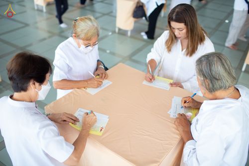 ภาพ No.90531:พิธีบุพเปตพลี  ครั้งที่ 141 ร่วมอุทิศบุญแด่หมู่ญาติที่ล่วงลับไปแล้ว และสืบทอดอายุพระพุทธศาสนา วันพฤหัสบดีที่ 14 ตุลาคม พ.ศ.2566 วันพระแรม 15 ค่ำ เดือน 10 ณ หอฉันคุณยายอาจารย์ฯ วัดพระธรรมกาย