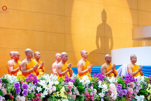 ภาพ No.154344:พิธีบูชาครูผู้ค้นพบวิชชาธรรมกาย ณ สภาธรรมกายสากล วัดพระธรรมกาย วันอังคารที่ 17 กันยายน พ.ศ. 2567