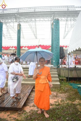 ภาพ No.146634:พิธีทอดผ้าป่าสร้างหลังคาอาคาร 80 ปี หลวงพ่อธัมมชโย ณ ศูนย์ปฎิบัติธรรมวิหารแดง จังหวัดสระบุรี วันอาทิตย์ที่ 28 กรกฎาคม พ.ศ. 2567