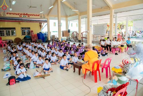 ภาพ No.192346:พิธีทอดผ้าป่าทำนุบำรุงศาสนสถาน ณ วัดเทพพล แขวงบางพรม เขตตลิ่งชัน กรุงเทพมหานคร ในโครงการธรรมยาตรา กตัญญูบูชา มหาปูชนียาจารย์ พระมงคลเทพมุนี(สด จนฺทสโร) พระผู้ปราบมาร อนุสรณ์สถาน 7 แห่ง ปีที่ 13 วันที่ 9 มกราคม พ.ศ. 2568