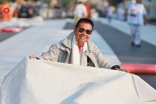 ภาพ No.208725:ตักบาตรพระ 1,743 รูป ครบรอบ 743 ปี นครน่าน ถวายเป็นพุทธบูชา น้อมบุญกุศลอุทิศให้บรรพบุรุษ วันอาทิตย์ ที่ 16 กุมภาพันธ์ พ.ศ. 2568 ณ ถนนคนเดินข่วงเมืองน่าน ต.ในเวียง อ.เมือง จ.น่าน