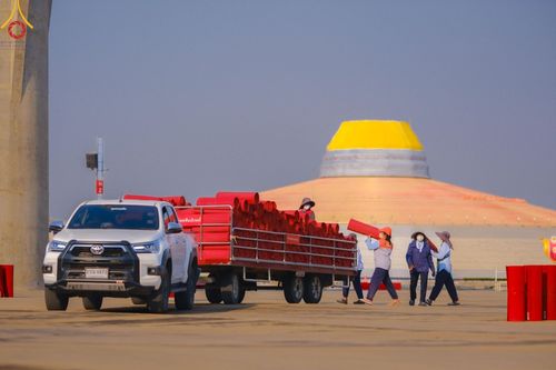 ภาพ No.208154:V.55 สารพัดV สารพัดดี ที่วัดพระธรรมกาย ในโครงการธรรมยาตรา กตัญญูบูชา มหาปูชนียาจารย์ พระมงคลเทพมุนี (สด จนฺทสโร) พระผู้ปราบมาร อนุสรณ์สถาน 7 แห่ง ปีที่ 13 ระหว่างวันที่ 2-31 มกราคม พ.ศ. 2568