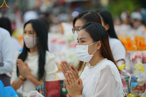 ภาพ No.126115:พิธีทำบุญเมืองนครราชสีมา ฉลอง 556 ปี ตักบาตรพระ 10,000 รูป ในวันเสาร์ที่ 2 มีนาคม พ.ศ.2567 ณ อนุสาวรีย์ท้าวสุรนารี จ.นครราชสีมา จัดโดย คณะสงฆ์จังหวัดนครราชสีมา ร่วมกับสำนักงานจังหวัดนครราชสีมา