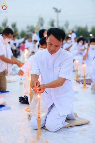 ภาพ No.118256:พิธีจุดประทีปถวายเป็นพุทธบูชา และบูชาธรรมมหาปูชนียาจารย์ พระมงคลเทพมุนี(สด จนฺทสโร) วันที่ 24 มกราคม พ.ศ. 2567 ณ อนุสรณ์สถานบางปลา อ.บางเลน จ.นครปฐม