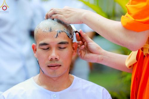 ภาพ No.216759:วันอาทิตย์ที่ 6 เมษายน พ.ศ. 2568 พิธีตัดปอยผม และปลงผมนาคธรรมทายาท โครงการบวชบูชาธรรม81ปี หลวงพ่อธัมมชโย โครงการ 1 และ 2 โครงการนานาชาติ AEC&WAB รุ่น CEO (ผู้บริหาร) รุ่นที่4 ณ หมู่บ้านบรรลุธรรม วัดพระธรรมกาย