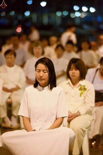 ภาพ No.244281:วันที่ 7 กันยายน พ.ศ. 2568 พิธีจุดประทีป วันครูผู้ค้นพบวิชชาธรรมกาย ณ ลานธรรมฯ และวิหารคด วัดพระธรรมกาย