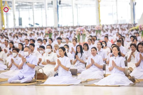 ภาพ No.126696:พิธีบูชาข้าวพระ ในวันอาทิตย์ต้นเดือนที่ 3 มีนาคม พ.ศ. 2567 ณ วัดพระธรรมกาย จ.ปทุมธานี