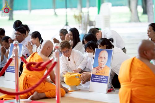 ภาพ No.244855:วันเสาร์ที่ 6 กันยายน พ.ศ. 2568 พิธีถวายบาตร บรรพชา อุปสมบทของนาคธรรมทายาท โครงการอุปสมบทหมู่บูชาธรรมครบรอบ 108 ปี  วันครูผู้ค้นพบวิชชาธรรมกาย ณ โบสถ์พระไตรปิฎก วัดพระธรรมกาย