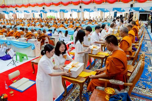 ภาพ No.233599:วันจันทร์ที่ 7 กรกฎาคม พ.ศ. 2568 จังหวัดบุรีรัมย์รวมใจ สัมมนาคณะสงฆ์ เพื่อฟื้นฟูพระพุทธศาสนา  โครงการทอดกฐินสามัคคีทั่วไทย 30,000 วัด ประจำปีพุทธศักราช 2568 และพิธีถวายมหาสังฆทาน 300 กว่าวัด โดยคณะศิษยานุศิษย์ บูชาธรรม 81 ปี หลวงพ่อธัมมชโย  ณ วัดกลาง พระ