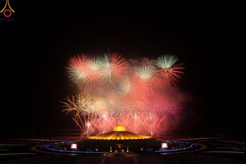 ภาพ No.122292:พิธีจุดประทีปถวายเป็นพุทธบูชา และบูชาธรรมมหาปูชนียาจารย์ พระมงคลเทพมุนี(สด จนฺทสโร) ในโครงการธรรมยาตรา กตัญญูบูชา มหาปูชนียาจารย์ พระมงคลเทพมุนี(สด จนฺทสโร) พระผู้ปราบมาร อนุสรณ์สถาน 7 แห่ง ปีที่ 12 วันที่ 31 มกราคม พ.ศ. 2567 ณ วัดพระธรรมกาย จ.ปทุมธานี (
