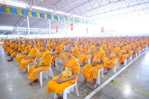 ภาพ No.75628:วัดพระธรรมกายจัด งานบุญวันอาทิตย์ต้นเดือน  มีกิจกรรมดังนี้ พิธีตักบาตร, พิธีบูชาข้าวพระ พระธรรมยาตรารับประกาศนียบัตร โครงการธรรมยาตราฯ ปีที่ 11 ในวันที่ 5 กุมภาพันธ์ พ.ศ. 2566 ณ วัดพระธรรมกาย อ.คลองหลวง จ.ปทุมธานี