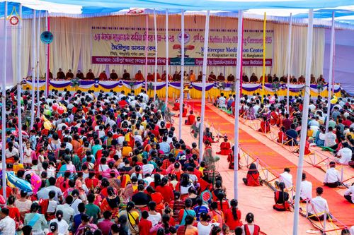 ภาพ No.257578:วันที่ 17 ตุลาคม พ.ศ. 2568 พิธีทอดกฐินสมทบวัดกัลยาณมิตรต่างประเทศ  บูชาธรรม 81 ปี หลวงพ่อธัมมชโย ณ ศูนย์ปฏิบัติธรรมไมตรีปูร์ เมืองคาร์การชารี ประเทศบังกลาเทศ 