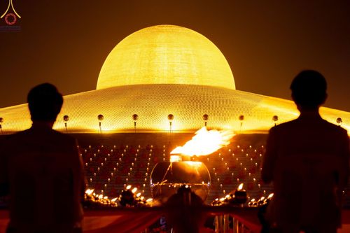 ภาพ No.77266:พิธีจุดมาฆประทีป ในวันมาฆบูชา อาทิตย์ต้นเดือนที่ 6 มีนาคม พ.ศ. 2566 ณ วัดพระธรรมกาย อ.คลองหลวง จ.ปทุมธานี