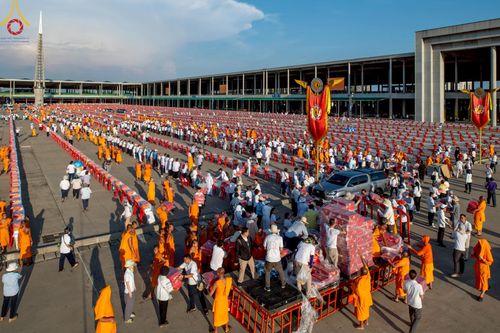 ภาพ No.219146:วันที่ 19-21 เมษายน พ.ศ. 2568 การเตรียมงานในลานธรรม , วิหารคด เพื่องานวันคุ้มครองโลก 22 เมษายน พ.ศ. 2568