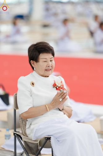 ภาพ No.151518:พิธีจุดเทียนใจ ไฟนิรันดร์ อนันตชัย ณ สภาธรรมกายสากล วัดพระธรรมกาย วันอาทิตย์ต้นเดือนที่ 1 กันยายน พ.ศ. 2567