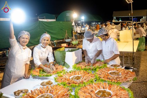 ภาพ No.300113:วันที่ 22 มกราคม พ.ศ. 2569 พิธีถวายภัตตาหารเป็นสังฆทาน แด่พระธรรมยาตรา ณ อนุสรณ์สถานบางปลา วัดบางปลา อำเภอบางเลน จังหวัดนครปฐม ในโครงการธรรมยาตรา กตัญญูบูชา มหาปูชนียาจารย์ พระมงคลเทพมุนี(สด จนฺทสโร) พระผู้ปราบมาร อนุสรณ์สถาน 7 แห่ง ปีที่ 14