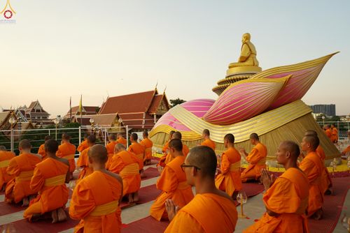 ภาพ No.302837:วันที่ 24 มกราคม พ.ศ. 2569 พิธีจุดประทีปธรรมถวายเป็นพุทธบูชา  และบูชาธรรมมหาปูชนียาจารย์  ณ อาคารธรรมยาตรา กตัญญูบูชามหาปูชนียาจารย์  ตรงข้ามวัดปากน้ำภาษีเจริญ จ.กรุงเทพมหานคร ในโครงการธรรมยาตรา กตัญญูบูชา มหาปูชนียาจารย์ พระมงคลเทพมุนี(สด จนฺทสโร) พระผู