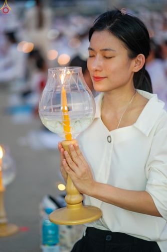 ภาพ No.307647:วันที่ 31 มกราคม พ.ศ. 2569 พิธีจุดประทีปธรรมถวายเป็นพุทธบูชา  และบูชาธรรมมหาปูชนียาจารย์ (ภาพชุดที่ 2) ณ วัดพระธรรมกาย ปทุมธานี ในโครงการธรรมยาตรา กตัญญูบูชา มหาปูชนียาจารย์ พระมงคลเทพมุนี(สด จนฺทสโร) พระผู้ปราบมาร อนุสรณ์สถาน 7 แห่ง ปีที่ 14