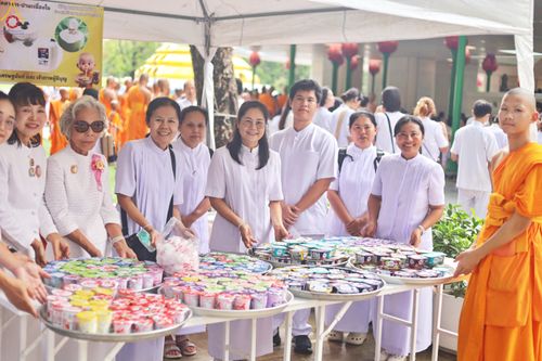 ภาพ No.330926:วันวิสาขบูชา อาทิตย์ที่ 31 พฤษภาคม พ.ศ.2569 พิธีบรรพชาสามเณรอุบาสก 11 ท่าน , พิธีถวายบาตรผ้าไตร และจตุปัจจัยไทยธรรม แด่สามเณร , พิธีอุปสมบทอุทิศชีวิต , พิธีกล่าวคำกัปปิยภัณฑ์  ณ อุโบสถพระไตรปิฎก วัดพระธรรมกาย จังหวัดปทุมธานี