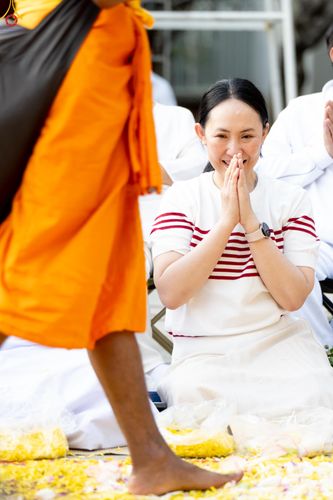 ภาพ No.287910:วันที่ 3 มกราคม พ.ศ. 2569 พิธีต้อนรับพระธรรมยาตรา ครั้งที่ 2 (ภาพชุดที่ 2) ในโครงการธรรมยาตรา กตัญญูบูชา มหาปูชนียาจารย์ พระมงคลเทพมุนี(สด จนฺทสโร) พระผู้ปราบมาร อนุสรณ์สถาน 7 แห่ง ปีที่ 14 ณ อนุสรณ์สถานมหาวิหารพระมงคลเทพมุนี (โลตัสแลนด์) อ.สองพี่น้อง จ.